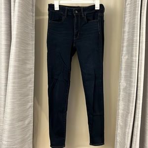 American Eagle dark wash high waisted jeggings. Size 6, regular length